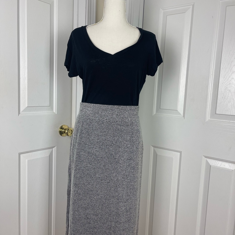 Midi Ribbed Skirt - Picture 3 of 3